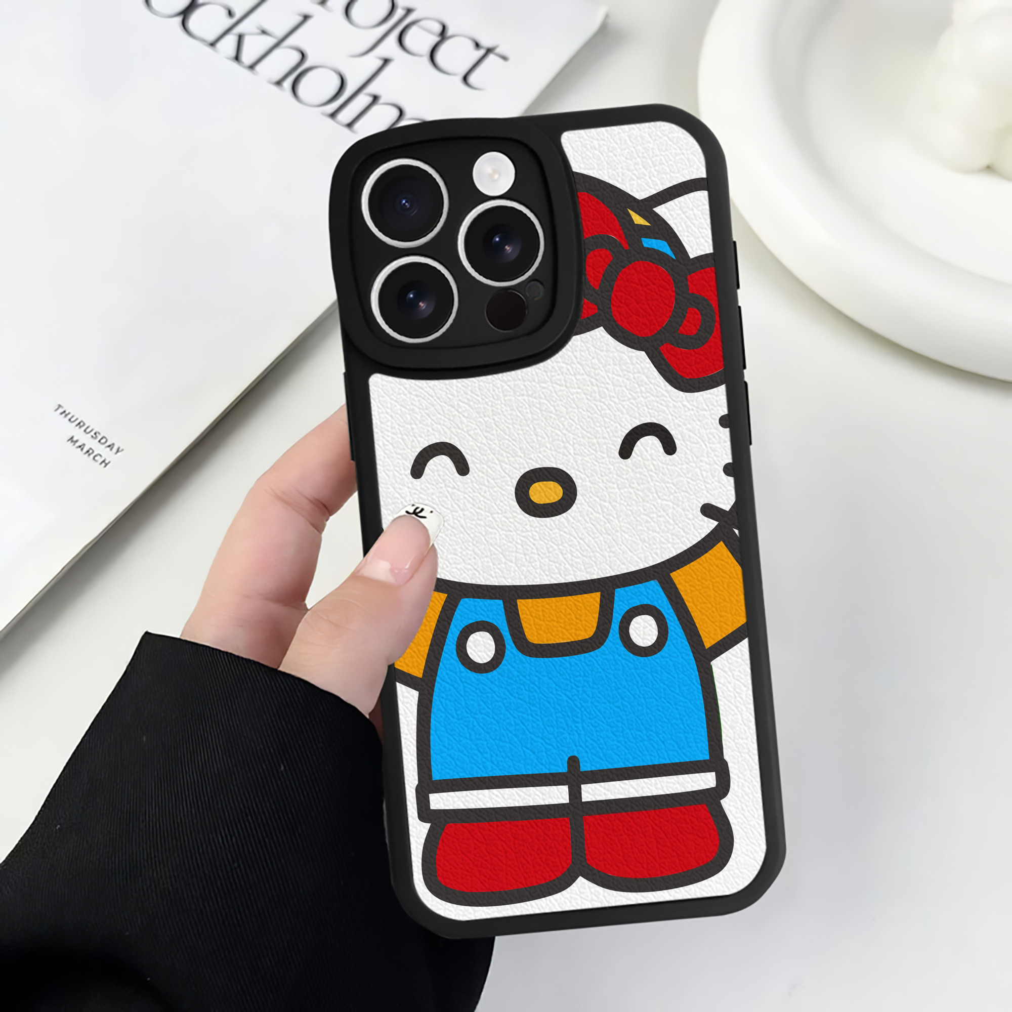 （画像用） Hello Kitty ハローキティ 【iPhone 16シリーズ対応】シリコンスマホケース（レザー調） 材質：シリコン